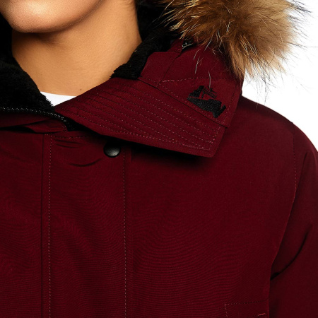 CHILL - легкая женская парка для городской зимы. Цвет: Бордовый